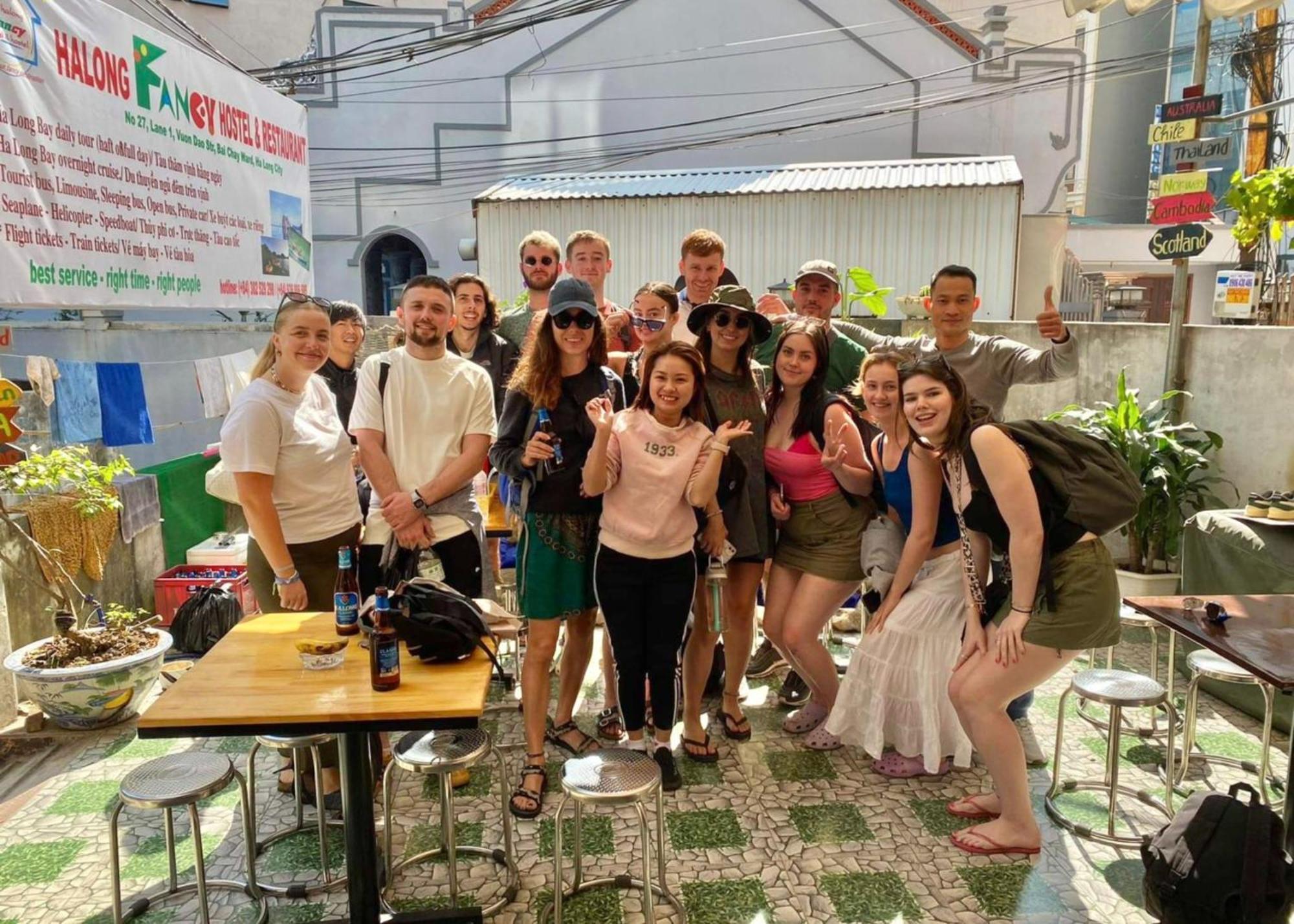 Ha Long Fancy Hostel With Vegetarian And Vegan Restaurant 外观 照片