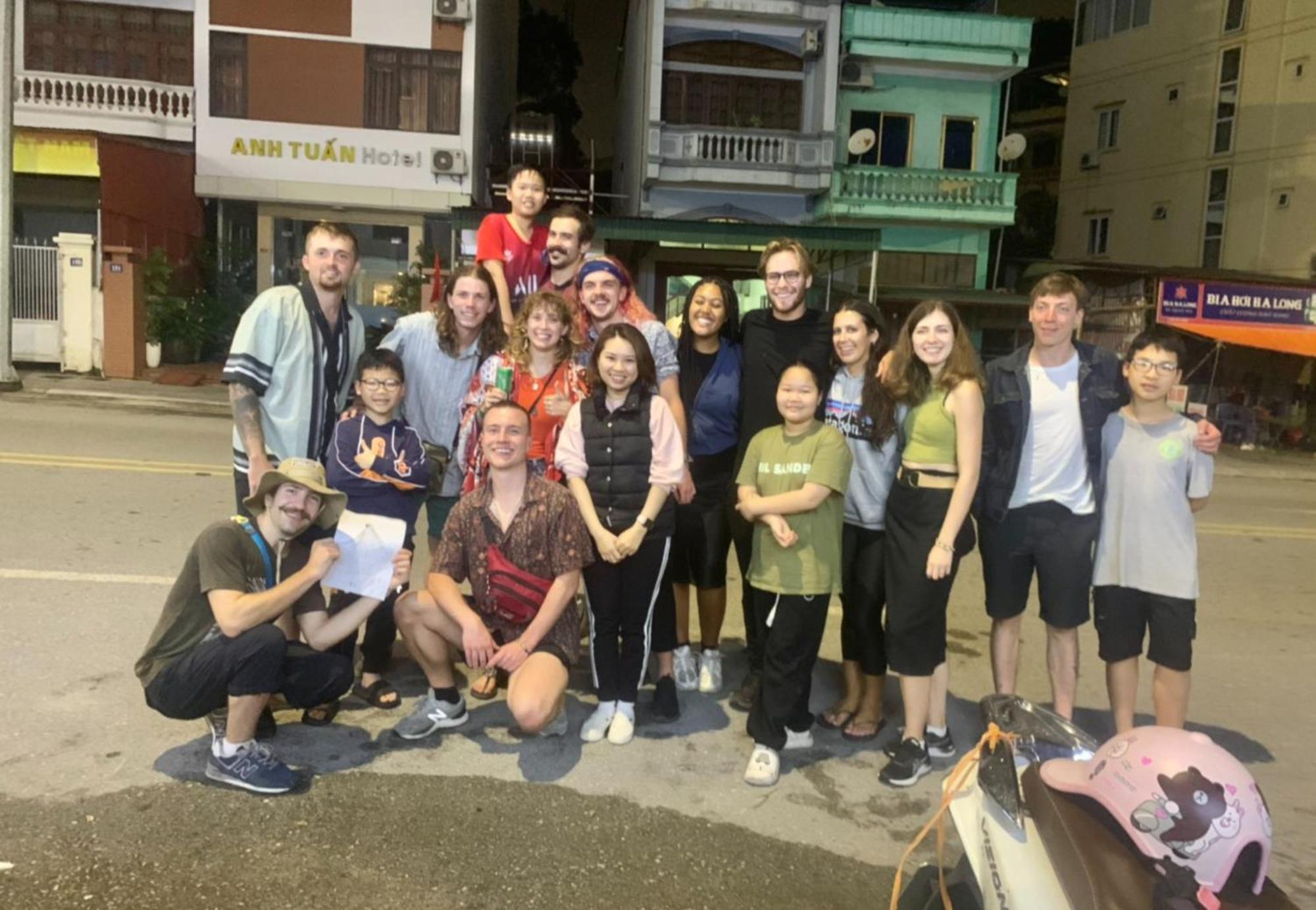 Ha Long Fancy Hostel With Vegetarian And Vegan Restaurant 外观 照片