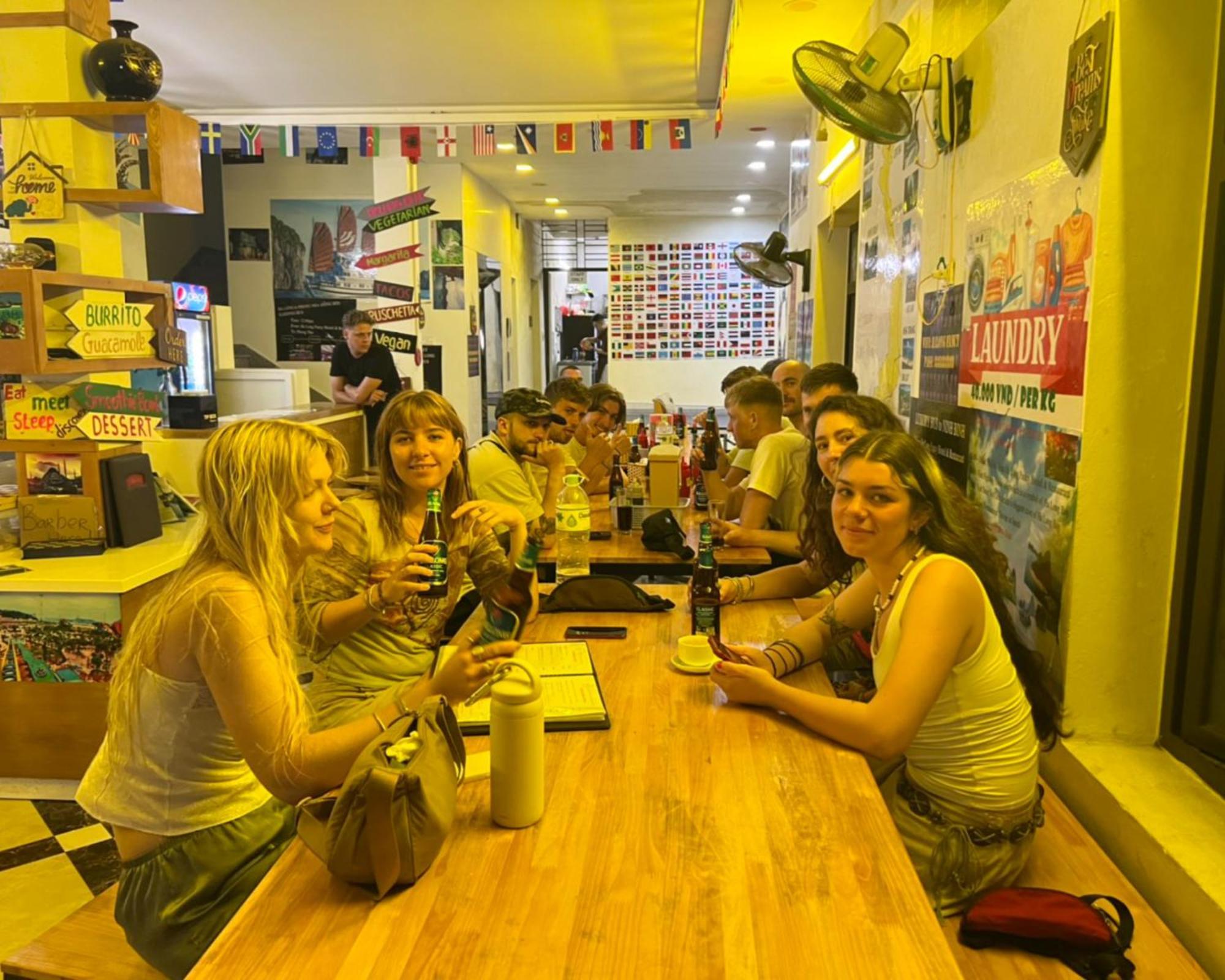 Ha Long Fancy Hostel With Vegetarian And Vegan Restaurant 外观 照片