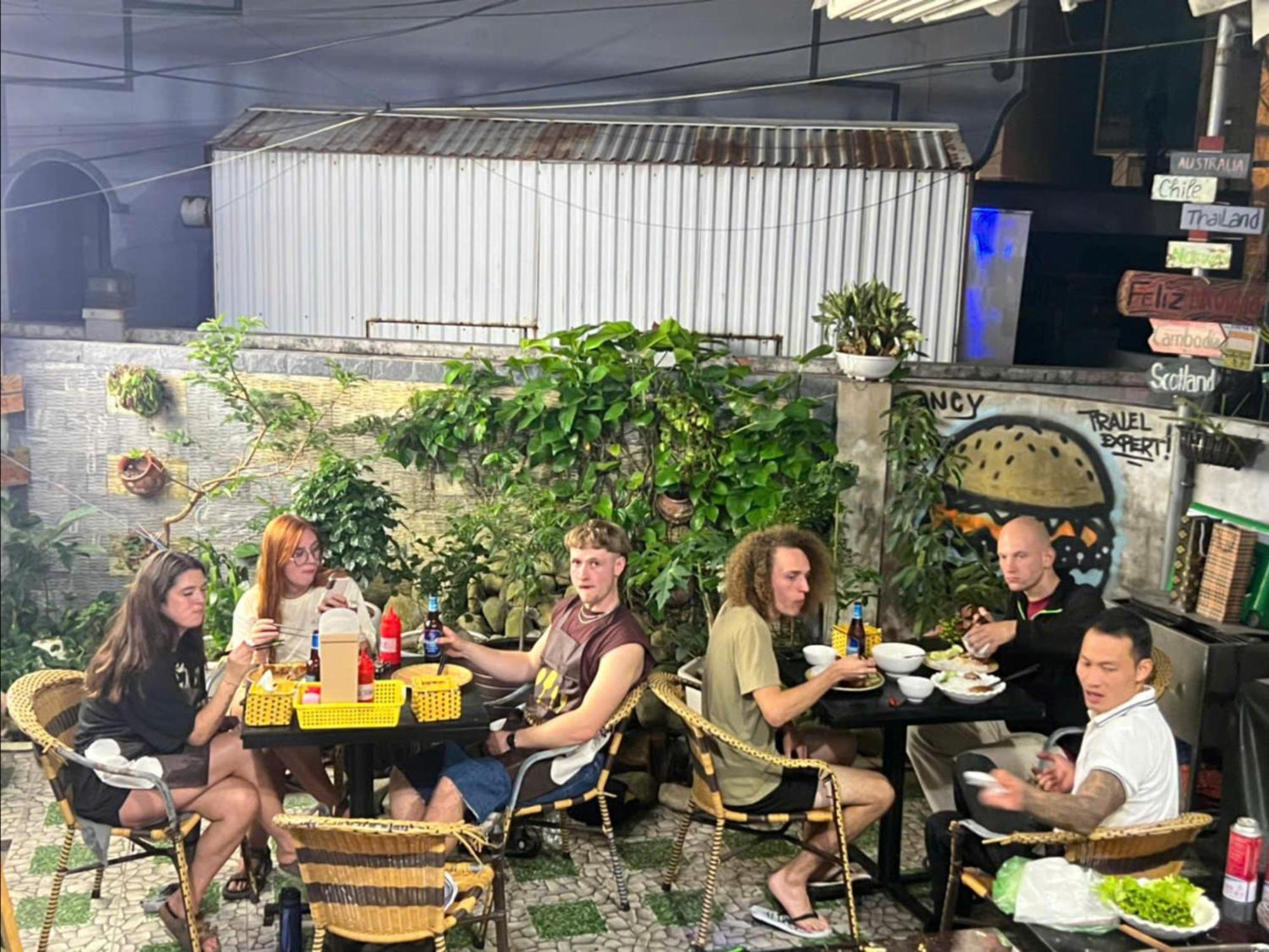 Ha Long Fancy Hostel With Vegetarian And Vegan Restaurant 外观 照片