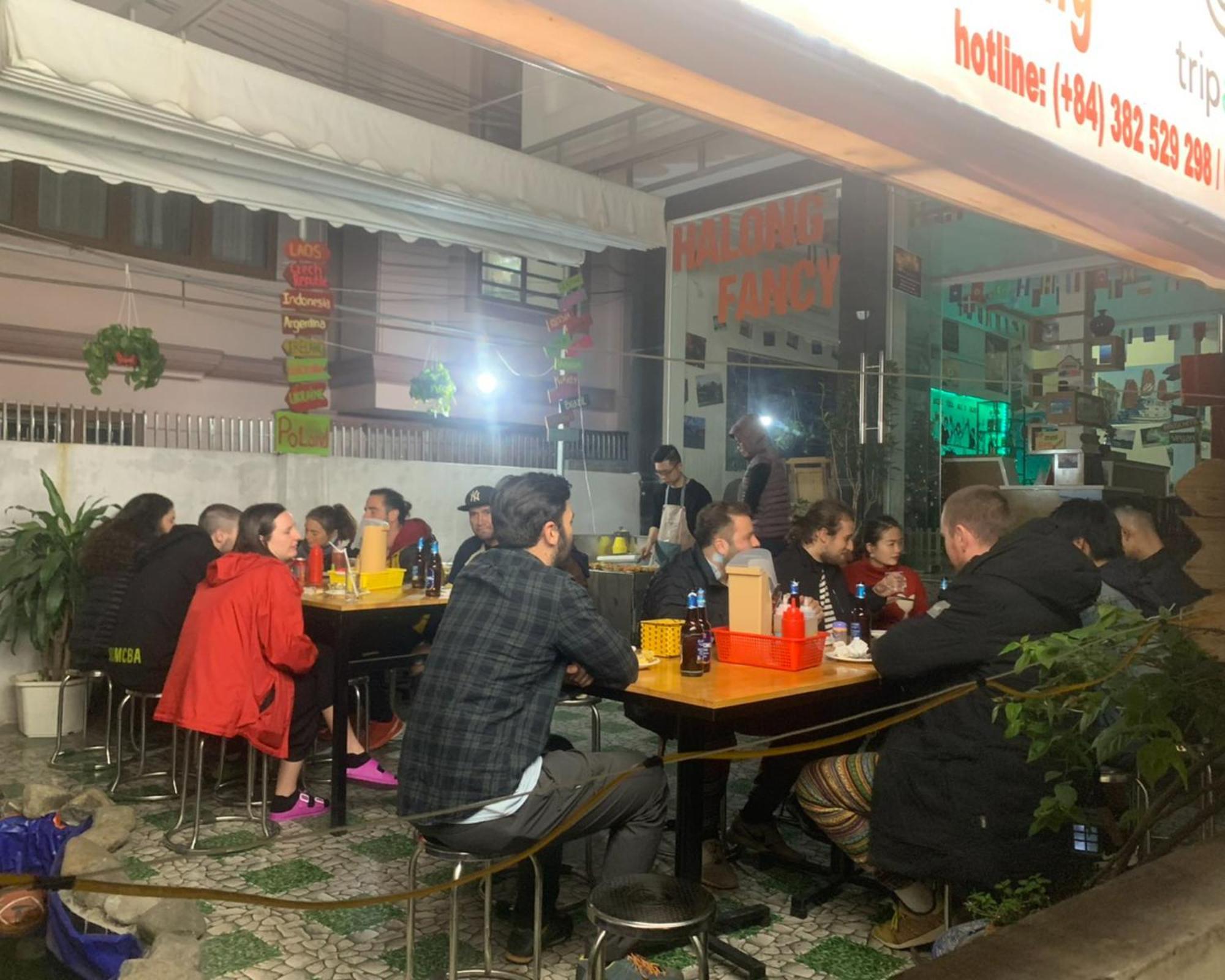 Ha Long Fancy Hostel With Vegetarian And Vegan Restaurant 外观 照片